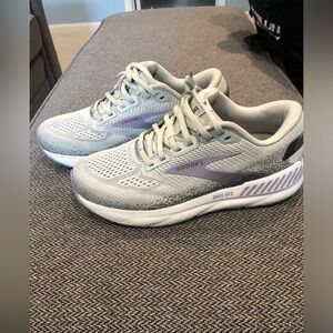 Brooks Women’s Ariel GTS 24 Shoes